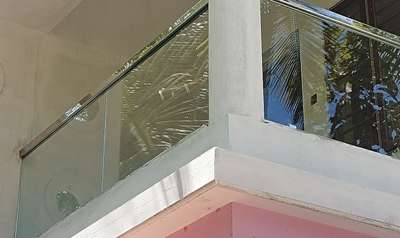Glass handrails