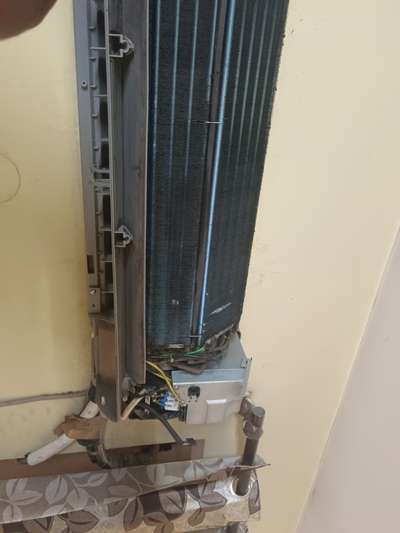 split AC service complete 
ac service ke liye contact kare 7818845087
deep cleaning service split and window AC