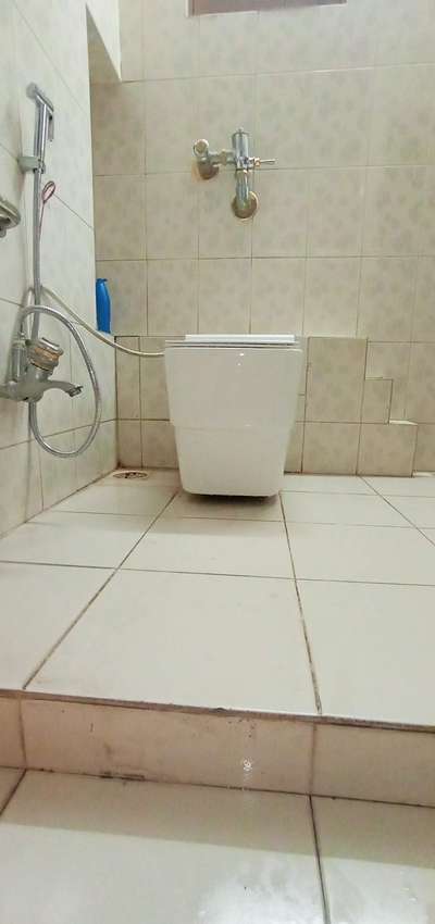 *plumbing service*
naye Makan mein Ek bathroom banane ki labour ₹15000 waterproofing ₹3000 per bathroom drainage plumbing work alag se rahega