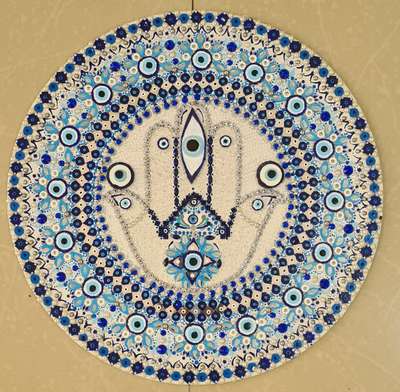 handmade mandala art of evil eye theme in blue and white color available in 12"

#mandalaartwork 
#mandala 
#WallDecors 
#HomeDecor 
#WallPainting