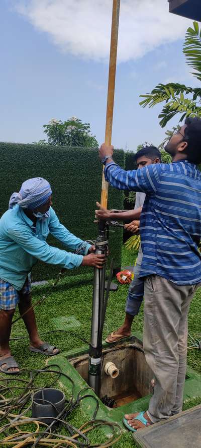 Taro 3 hp 3 phase borewell submersible pump in 250 feet depth cable break down rectification at chackolas pavlion kalamassery.