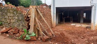 Retaining wall and compound wall 
#ConstructionCompaniesInKerala #builder #constructionsite #compoundwall #working@kannur #sitestories #completedprojects #project@kannur #kannurconstruction 
#retaining_wall #retainingwalldesign 
#column #columncasting
