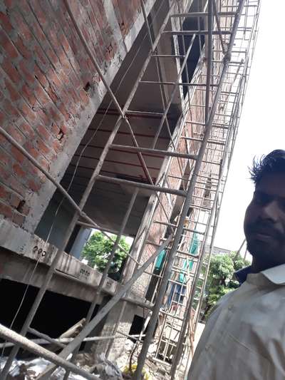 *mistri*
labour  .mishatri.othar