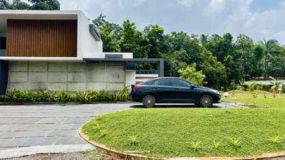 Aura house by Ar sachin babu p p
3600 sqft
3 bhk residence with internal private courtyards for every space 
Location:Muyyam, Thaliparamba, kannur #keralahomeplans #ContemporaryHouse #landscapearchitecture #architecturedesigns #interiordesignkerala #@archdaily #vanithaveeduofficial