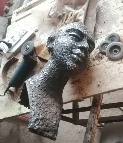Welding  Potrate sculpture 


artist Vishal dubey 
email ID vishaldubey755@gmail.com 
WhatsApp no 99262 52758 
 #sculpture #sculpturelovers #Weldingwork #weldingart