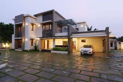 Leeha builders
kannur & kochi
7306950091
 #kerala style
 #modern houses