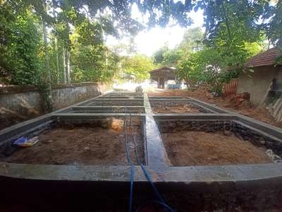 Ground 820 Square feet ഉണ്ട്. മുകളിൽ 150 Squre feet . ഇത് cement interlock കട്ട ഉപയോഗിച്ച് കട്ട കെട്ടി വാർത്തു ഫിനിഷ് ചെയ്യാൻ എത്ര രൂപാ ചിലവാകും ?