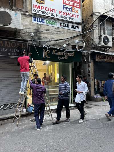 Chandni chock Delhi  #InteriorDesigner  #jewelleryshowroomshoot  #chandnichowk #Designs