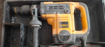 DeWalt hammer drill machine model number D25501 .sale karni hai kisi ko chahiye toh contact kre.  plumbing or Rebarring or breaking ke kaam ke liye perfect hai .