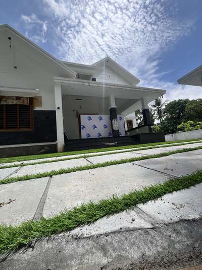 Thandoor stone with artificial grass