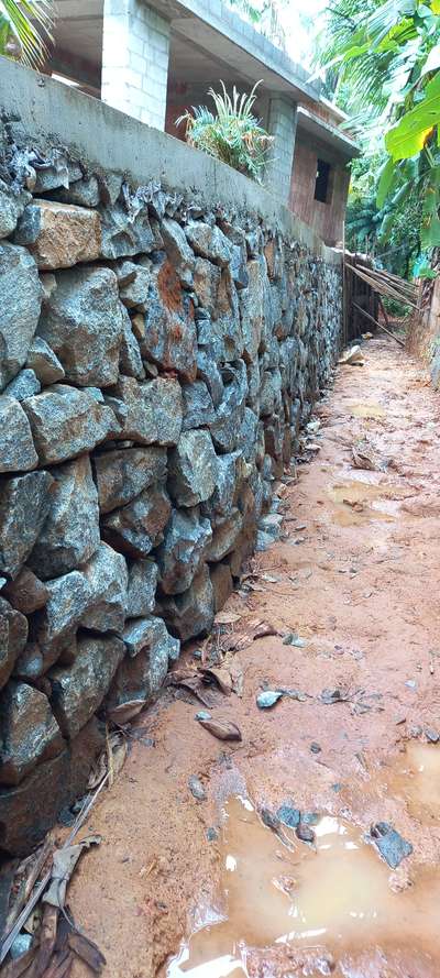 Retaining wall