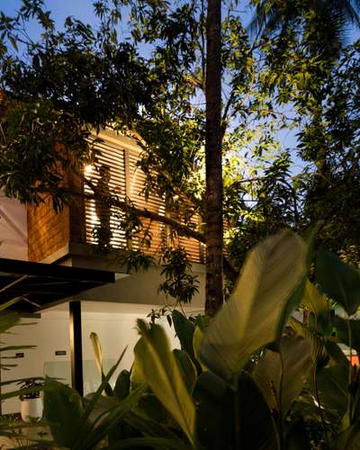 Aaron's Courtyard
Balcony Space