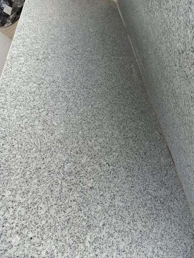 S. white Granite
Lucky 8080094516