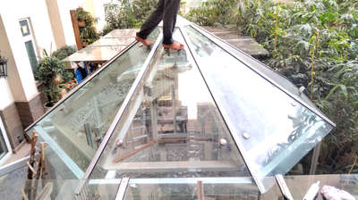 Gazibo Glass (Hexagonal Glass Roof)
19.52mm Laminated Glass Installed in this Facade area.