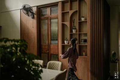 Tan-gerine
(shades of tan)

Dining space design 

#shadesoftan #morningslikethis #residence #calicut #godsray #DiningChairs #onyxmarble #DiningTable #dining #InteriorDesigner #architecture #minimal # #woodendoor #shelves #Architectural&Interior