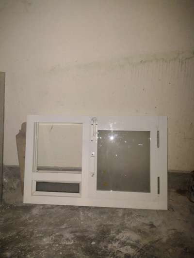 # bathroom smal window 
size 1.5*2 fit