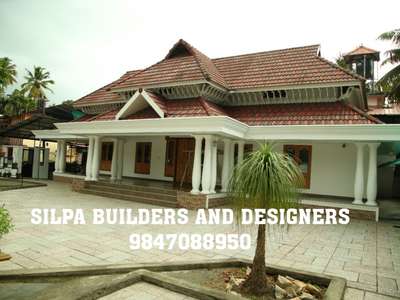 #keralastyle #TraditionalHouse #naalukettu #buildersinkerala