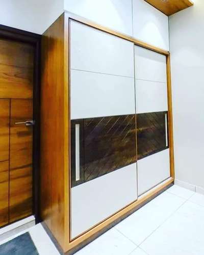 jisko bhi modular kitchen ya almirah ya wardrobe banbana chata hai 900 per square feet only Bhopal mujhe contact kar sakta hai