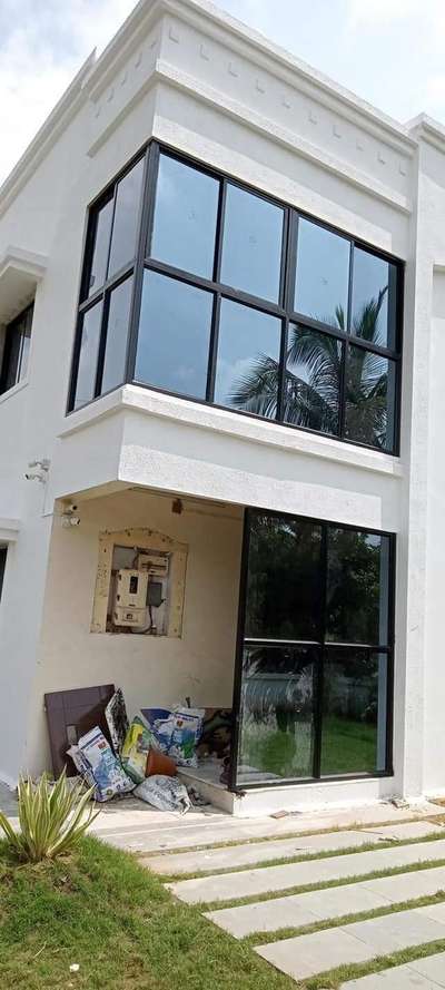 Aluminum glass partition