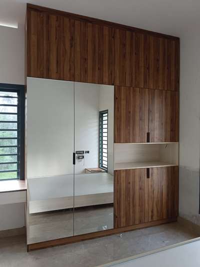 Wardrobe with full mirror
#4DoorWardrobe #WardrobeIdeas