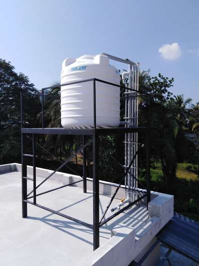 Water tank fitting