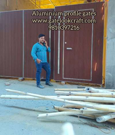 Aluminium profile gate by Hibza sterling interiors Pvt Ltd #delhi #gurgaon #ghaziabad #faridabad #noida #sonipat #gatelookcraft #aluminiumprofilegate 
#profilegates #maingates #gatedesing
#fancygate #aluminiumgates
#housegate