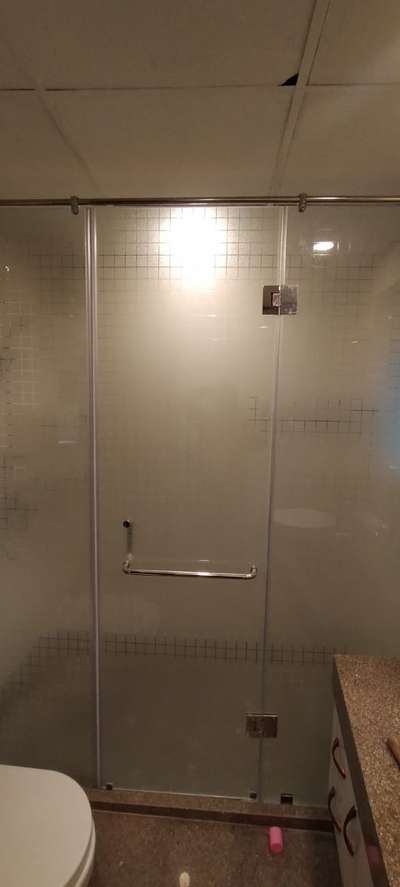 bathroom shower
door glass partition with film