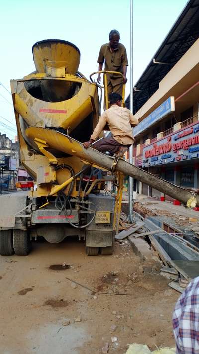 റെഡി മിക്സ്‌ കോൺക്രീറ്റ്
ട്രൈൻ വർക്ക്‌ പാലക്കാട്‌ ടൗണിൽ