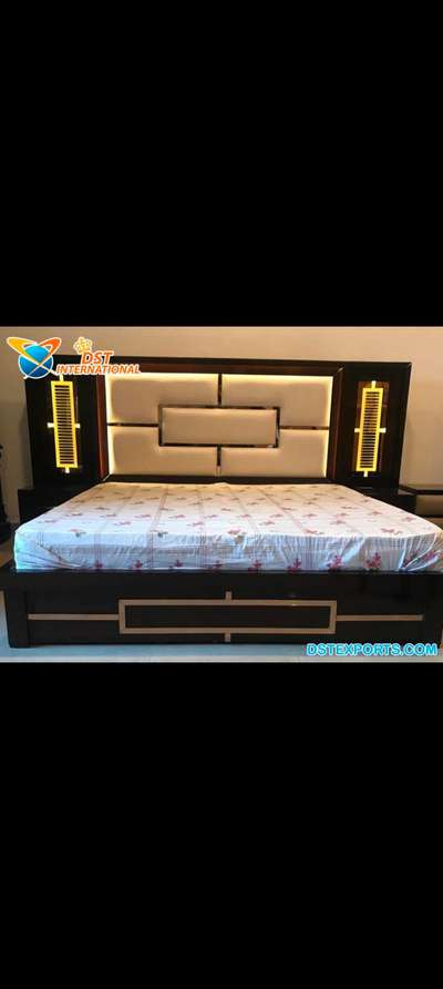 this bed is fully customised and king size with 8 inch spring jump bed sheet