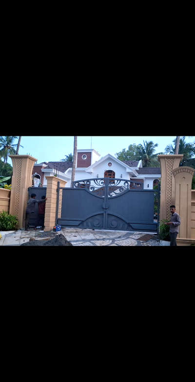 modern gate @ vaniyambalam  #maingate  #gateDesign  #modernhome #colonialarchitecture