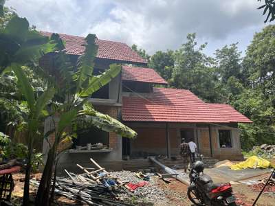 Residence @ Kizhakkencherry 
 #architecturaldesigns  #homedesignkerala #undercostruction🚧⚠️ #tropicaldesign #budgethomeplan #Palakkad #architectpalakkad  #mbricks #cseb