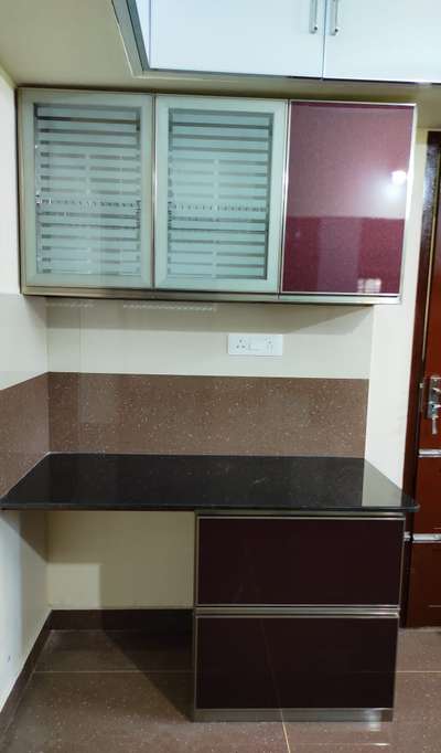 pvc laminated g profile kitchen
#modernkitchens #modularkitchenideas #pvckitchendesigns #aluminiumkichen #ebco #accessories #etchingglass #ushapekitchen #ModularKitchen #KitchenCabinet #KitchenInterior #intsignhomeinteriors