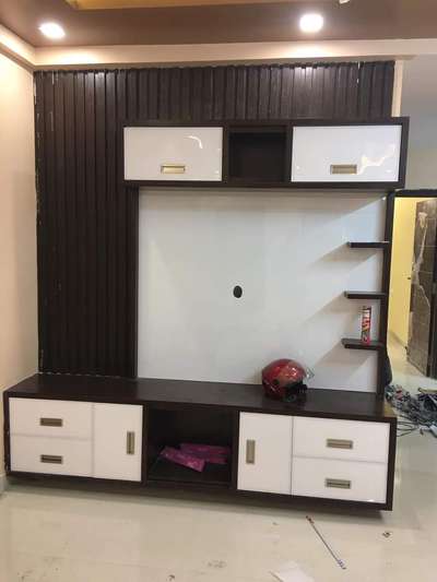 TV unit 
full aluminium
Mob:9745080578