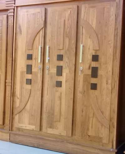 #BedroomDecor 
alamara 5 feet ₹28000
teak wood 🪵