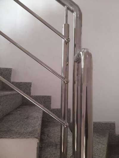 SS Railing in 304-grade there we have provide good finishing work contact me - 9968108999

#SS #ssrailing #railing #Railings #railingdesign