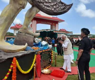 35 feet grand 3D sculpture. This project was a rush against time without compromising on quality.We delivered this work in a span of 30 days. inaugurated by Kerala Governor in the presence of dignitaries and senior army officers 
 #sculptureart  #sculpure  #publicworks