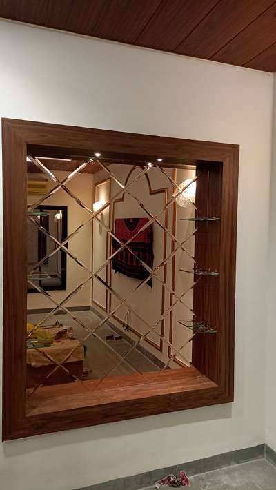 checks pattern ROSE GOLD MIRROR
WORK DONE BY: UNIQUE ALUMINUM AND GLASS
CONTACT: 9833515287 #mirrordesign  #mirrorwork  #AluminiumWindows #SlidingWindows  #domalwindow  #workbyunique  #InteriorDesigner   #SlidingWindows  #wadrobemirror