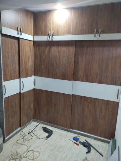 #SlidingDoorWardrobe  #WardrobeDesigns  #WardrobeIdeas 

Sliding Corner wardrobe

for more contact us on Selectenterprises2017@gmail.com