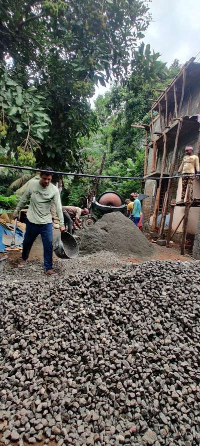 1st floor shade concrete malayalapuzha Pathanamthitta  #dreambuilders