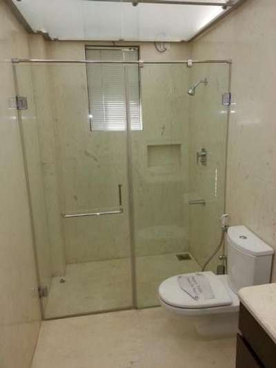 bathroom glass partition