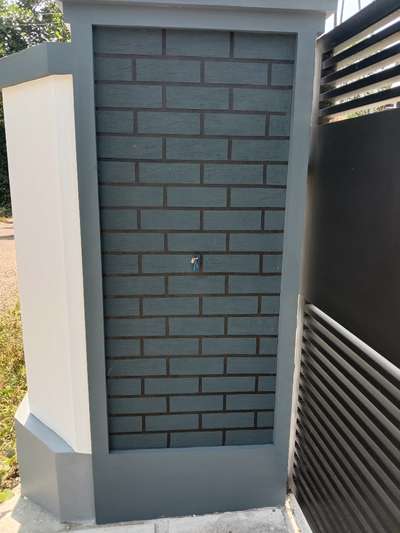 glading texture  dark grey and black combo brick disign