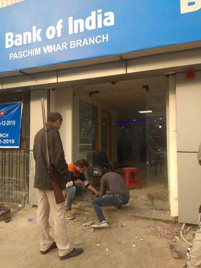 Bank of India 

#Toughened_Glass #toughened #toughenedpartition #GlassDoors