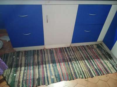 Kitchen cabinet