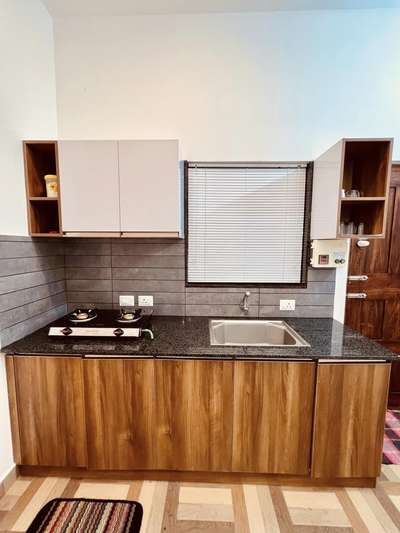 #ClosedKitchen  #KitchenCabinet  #ModularKitchen  #KitchenRenovation  #LargeKitchen  #KitchenInterior