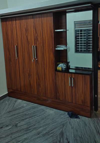 Aluminum wardrobe