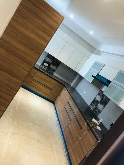 #ModularKitchen #modularwardrobe #ClosedKitchen  #KitchenIdeas #KitchenCabinet #LShapeKitchen #parallelkitchen #KitchenInterior  #ushapekitchen #hdhmrkitchen #laminatedkitchen #innotechkitchen #modernkitchendesign #pantry