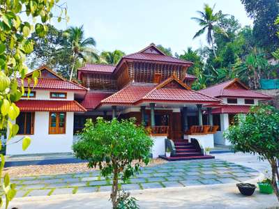 nalukettu residence at kazhakoottam trivandrum
kerala traditional home  #keralatraditional #keralaarchitects  #keralatraditional #ElevationHome #traditionalelevation  #architecturedesigns  #