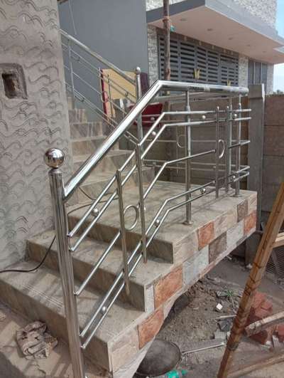 *steel 304 railing 4 pipe*
ss 304 pipe 2 inch round 15 mm round pipe bulaster 18 gej 850 running ft master Pilar extra cost depends on costumer design