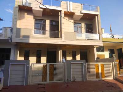 Mansrover extension patrkar colony road 3 bhk duplex villa rate 75 lakh asking
builder and building contractor 
my contact no 8741060701