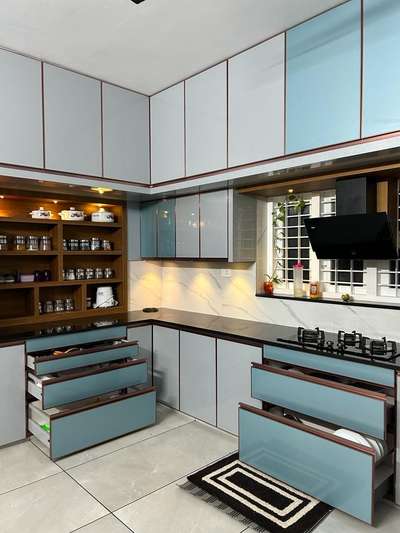 #ModularKitchen #KitchenIdeas #LargeKitchen #ClosedKitchen